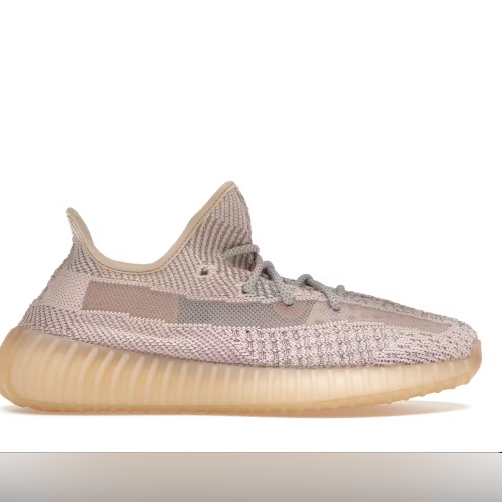 Yeezy Boost 350 V2 Synth - Sz 6.5 women’s
